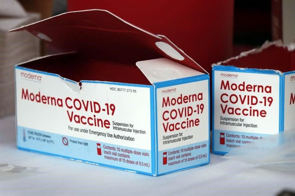 Además de las vacunas de Moderna, México espera otra donación de millones de dosis de AstraZeneca.