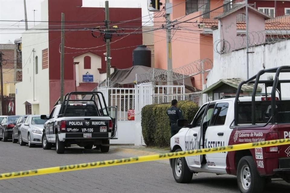 Un paquete explosivo estalló frente a una vivienda en fraccionamiento de Puebla, informaron autoridades; no se reportan lesionados.