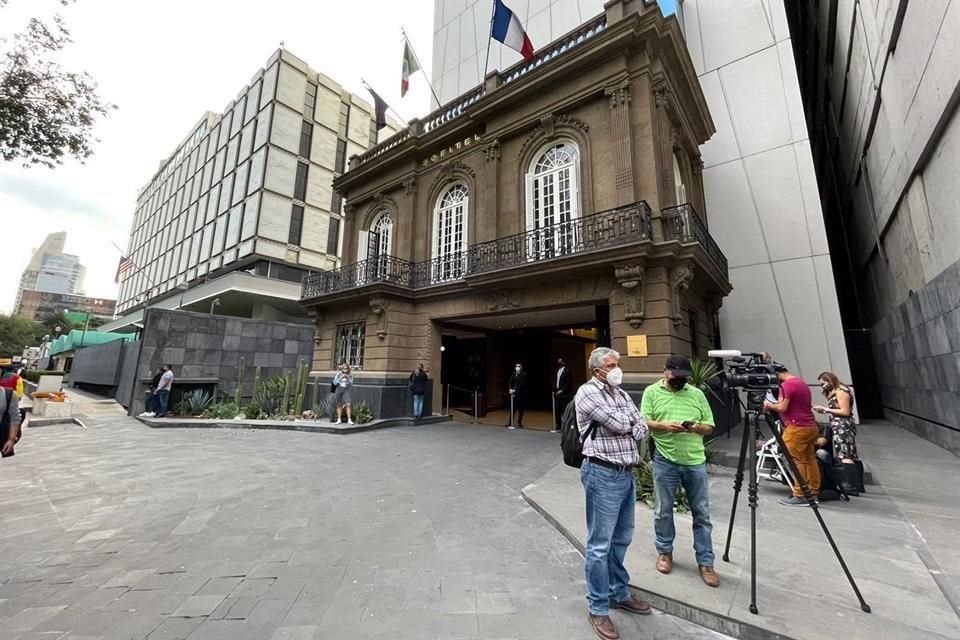 Estaba agendado que la nueva ronda de dilogo entre el Gobierno de Maduro y la Oposicin iniciar ayer en el hotel Sofitel de Paseo de la Reforma.