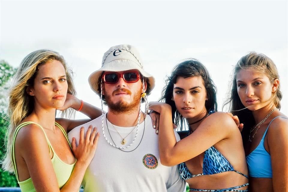 En Acapulco grabó videos como 'Las Olas' para promover su tercer material titulado Bahía Margarita.