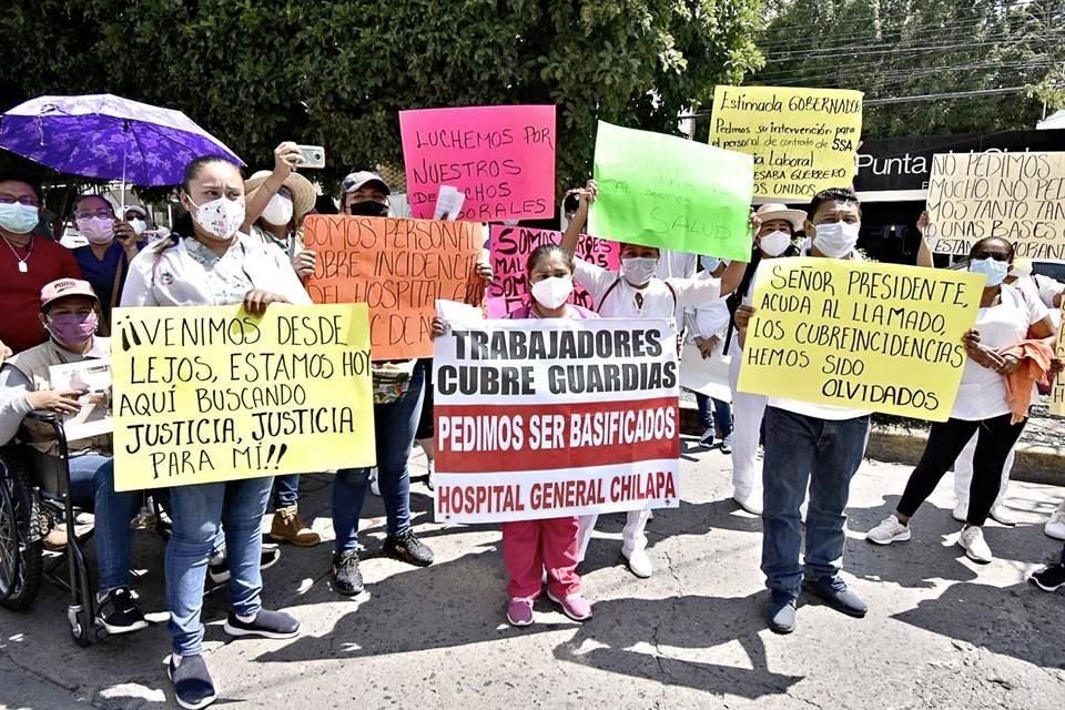 El paro de trabajadores de la salud en Guerrero dejó a miles sin consulta médica, pero el personal sin embargo atiende emergencias, como casos graves de Covid-19.