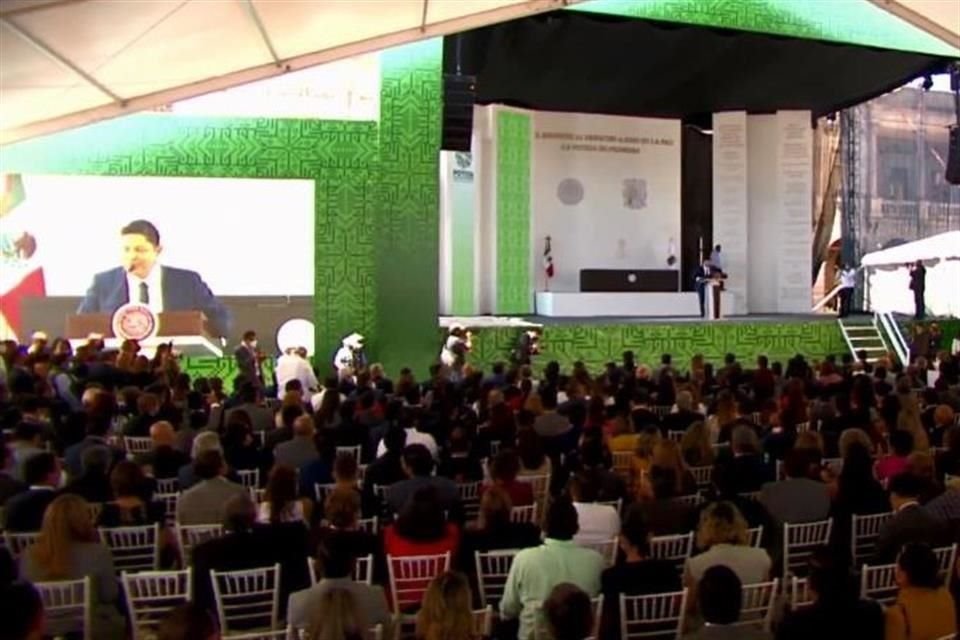 Al acto solemne asistieron líderes del PVEM y PT y legisladores federales.