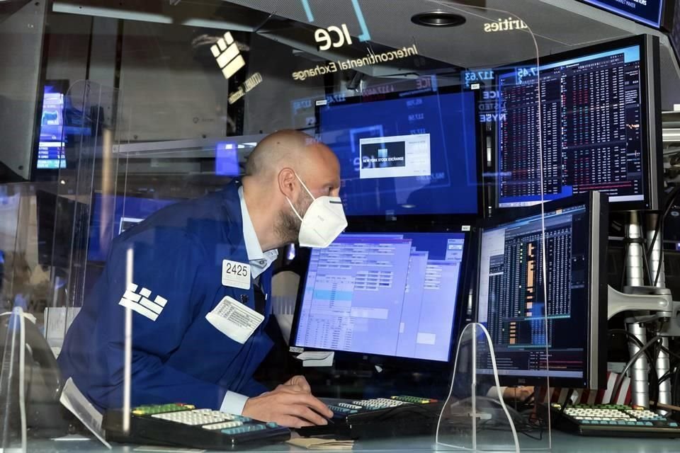 Venta masiva de tecnológicas ocasionó una apertura negativa en Wall Street.