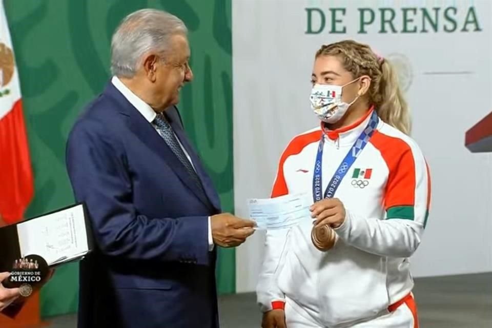 Aremi Fuentes logró medalla de bronce en los pasados JO.