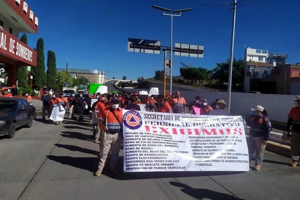 Debido a que gobierno de Héctor Astudillo no cumplió al 100% pagos de bonos y salarios atrasados, trabajadores de Guerrero mantienen paro.