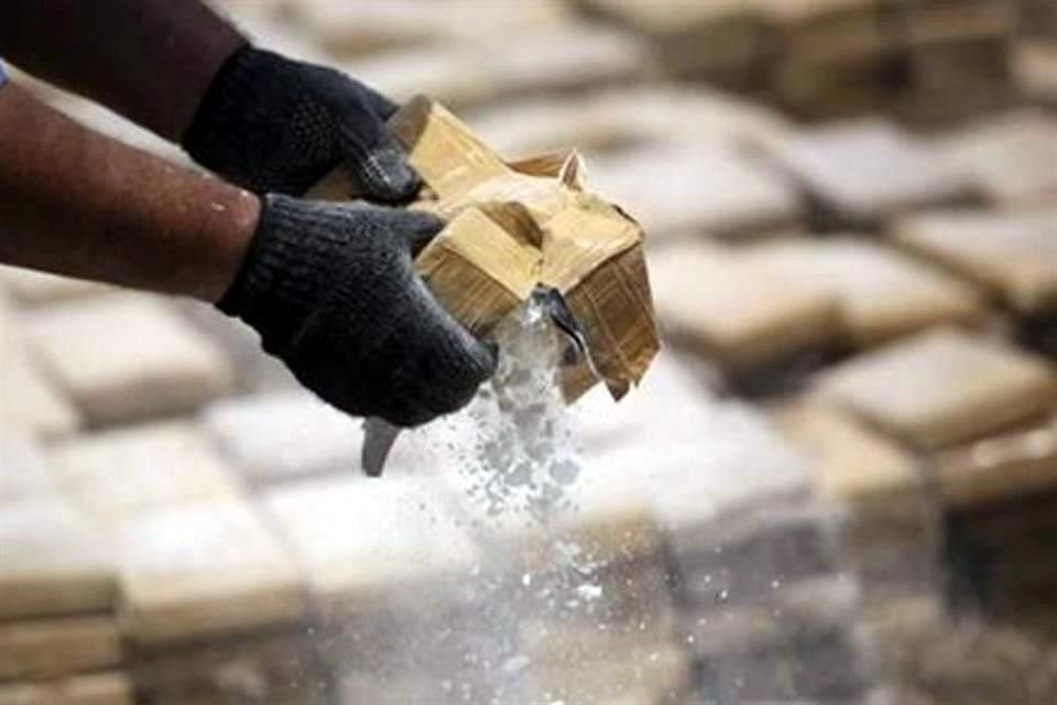 Según denunciaron las autoridades de EU, por Manzanillo entra gran parte de la cocaína colombiana y los químicos para fabricar el fentanilo.