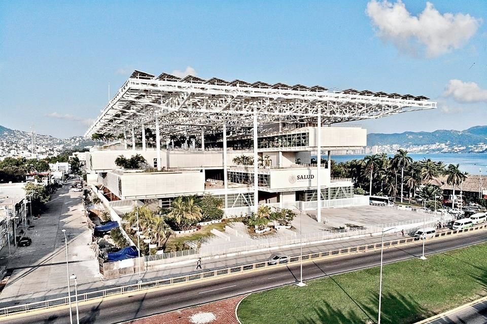 La nueva sede está ubicada en el edificio inteligente de Gobierno sobre la Avenida Costera frente a la Playa Hornos en la ciudad de Acapulco, Guerrero.
