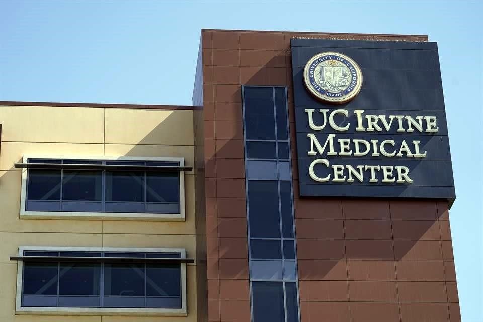 Bill Clinton pasó cinco noches en el Centro Médico Irvine de la Universidad de California.