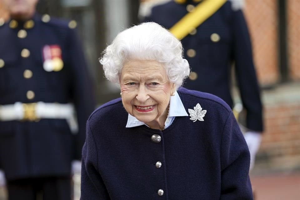 La Reina Isabel se negó a recibir el premio 'La Anciana del Año'.