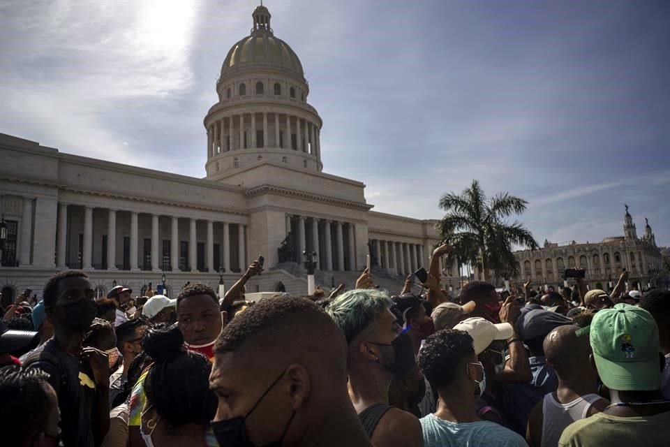 Personas durante una manifestación histórica en Cuba el pasado 11 de julio.