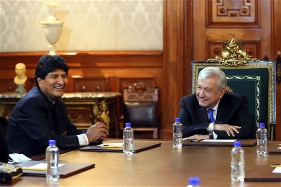 El ex Mandatario de Bolivia, Evo Morales, visitó al Presidente López Obrador en Palacio Nacional, tras participar en un seminario del PT.