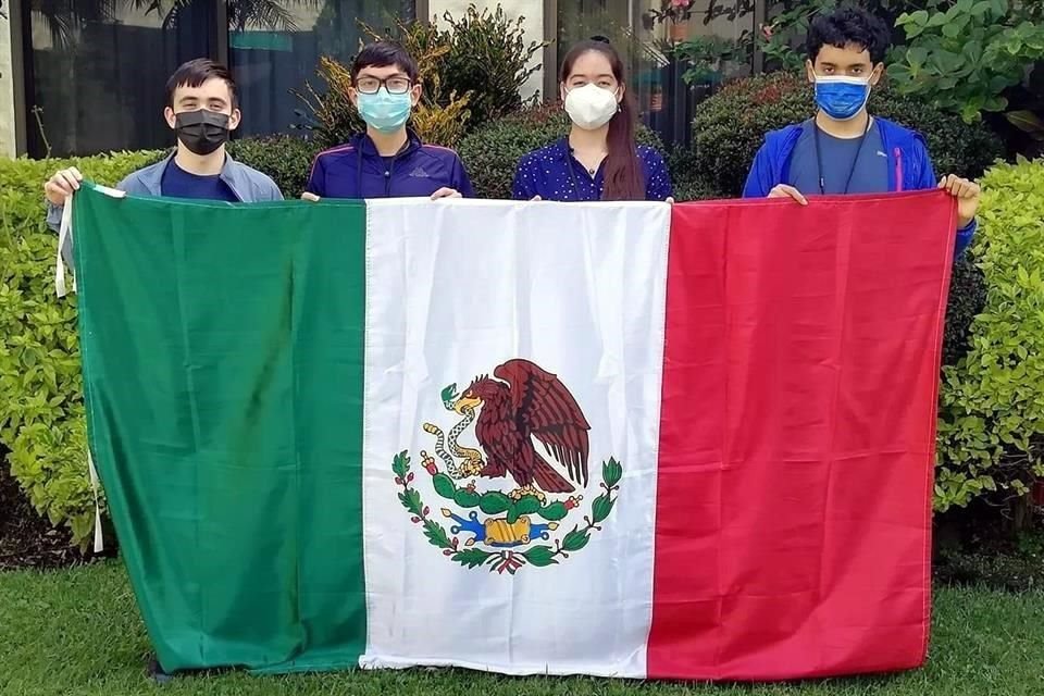 Equipo de alumnos mexicanos logró una medalla de oro, dos de plata y una de bronce en edición 36 de Olimpiada Iberoamericana de Matemáticas.
