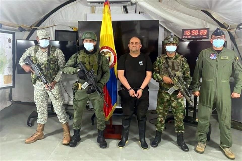 Las Fuerzas Armadas de Colombia capturaron a Dairo 'Otoniel' Úsuga, principal narcotraficante en ese país y líder del Clan del Golfo.