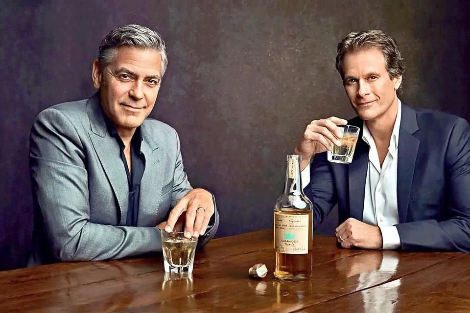 George Clooney y Rande Gerber vendieron su marca, Casamigos, por mil millones de dólares.