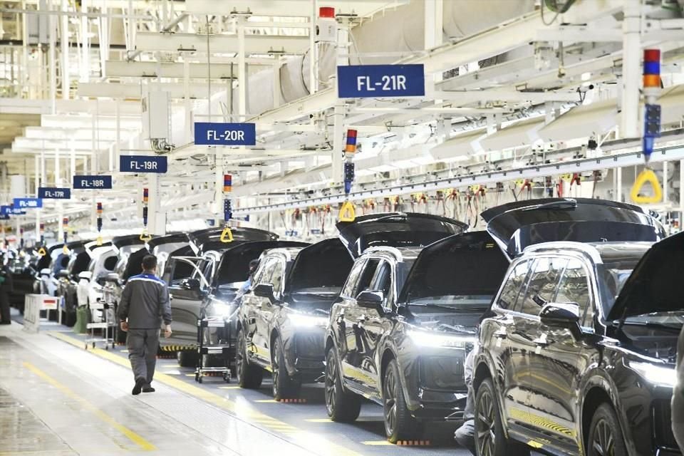Línea de producción de coches inteligentes de Ideal Auto en Changzhou, provincia de Jiangsu, 25 de abril del 2021.