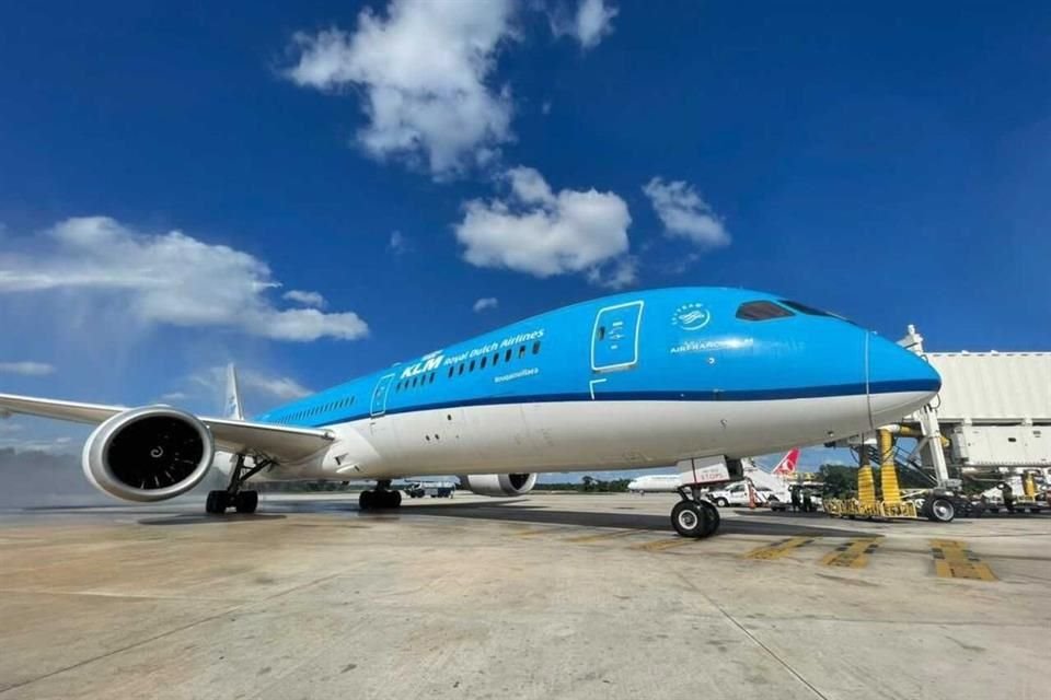 KLM volará hasta cinco veces por semana entre el Aeropuerto Schiphol en Ámsterdam y Cancún.
