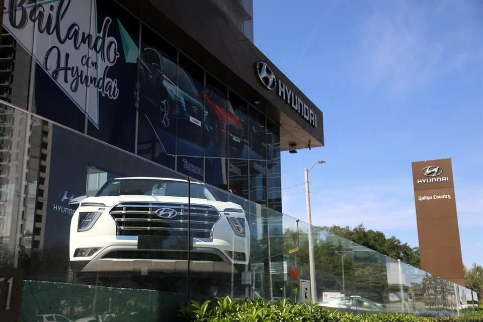 La escasez de chips a nivel mundial durante la pandemia afectó los inventarios de las agencias de autos.