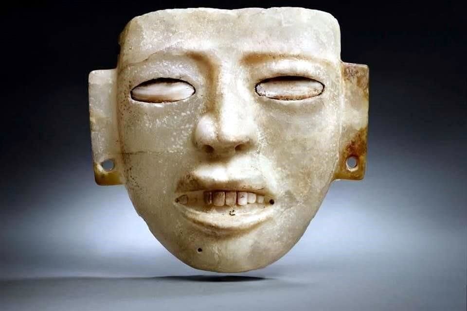 Una máscara teotihuacana está entre la piezas que serían subastadas este miércoles, con un precio estimado de entre 20 mil a 40 mil euros.