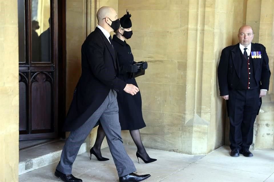 Zara Tindall, hija de la Princesa Ana, y su esposo, Mike Tindall, acudieron al funeral del Príncipe Felipe.