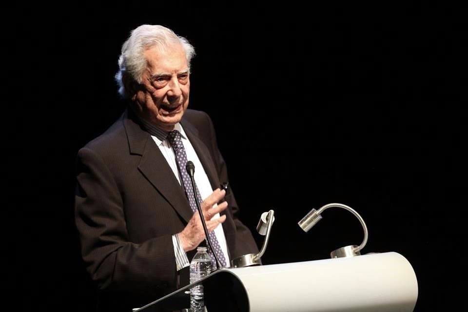 Vargas Llosa durante la inauguración de la bienal que lleva su nombre, en septiembre pasado, en Guadalajara.