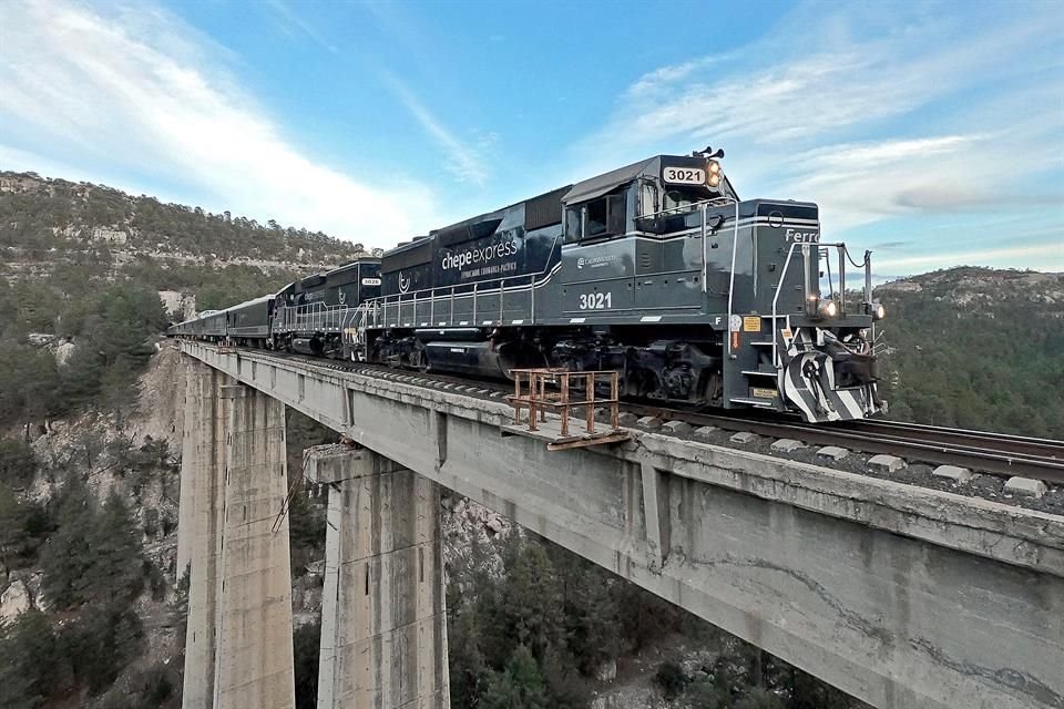 El Chepe Express recorre desde mayo de 2018 los aproximadamente 350 kms que hay entre Creel y Los Mochis.