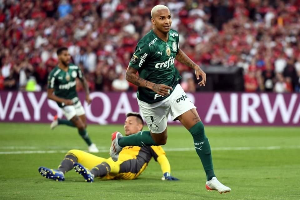 Deyverson aprovechó un error de Andreas Pereira para marcar el gol del triunfo para el Palmeiras.