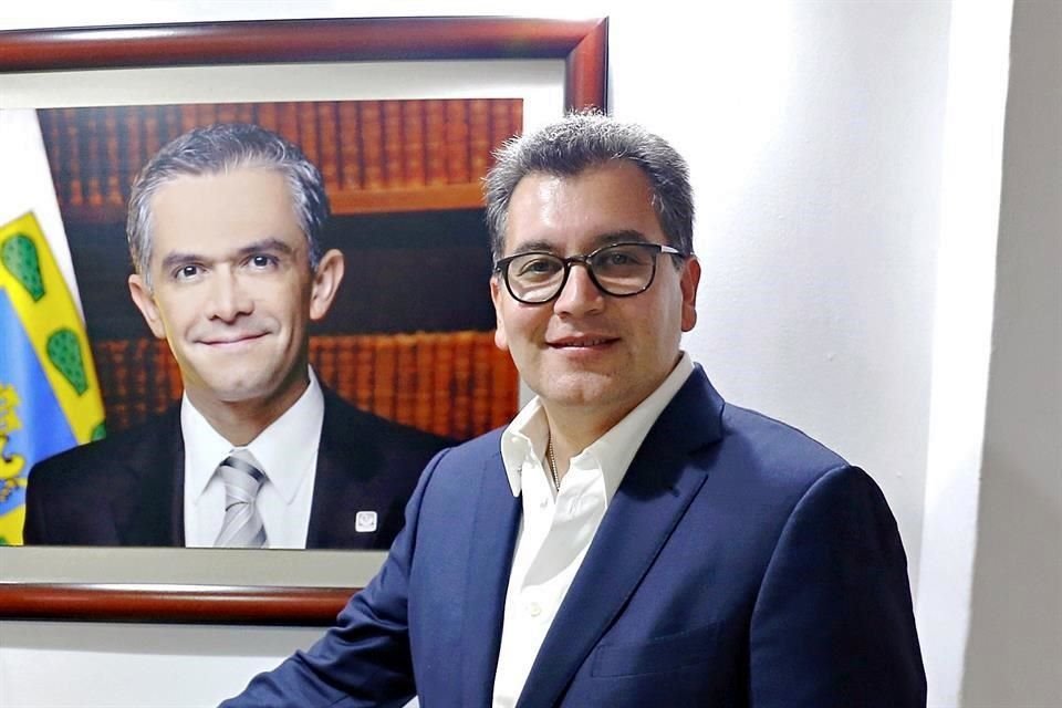 Serna fue detenido en Jardines del Pedregal, Alcaldía Álvaro Obregón, y trasladado al Reclusorio Preventivo Varonil Norte, acusado de enriquecimiento ilícito.