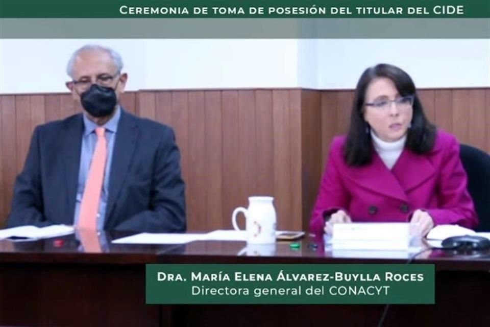 La directora del Conacyt, María Elena Álvarez-Buylla, con Romero Tellaeche.