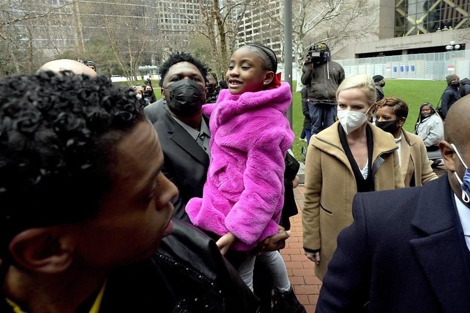 Gianna Floyd, hija de George, acudió ayer con sus familiares para el día de los argumentos de cierre en el juicio.