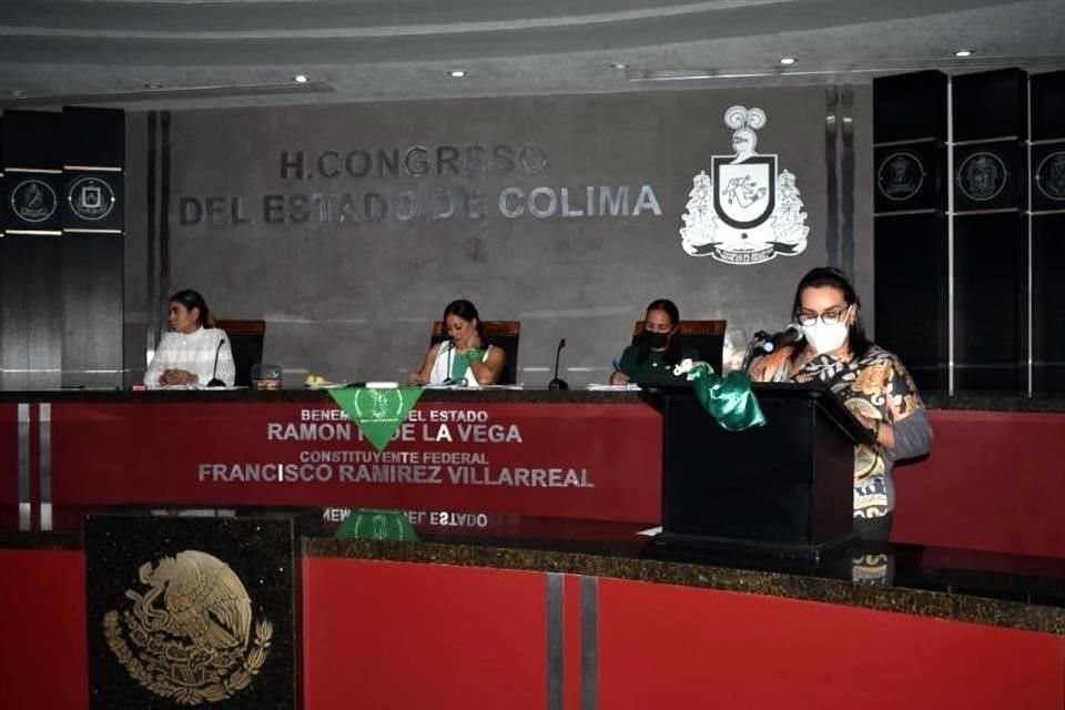 Con 14 votos a favor, el Congreso de Colima aprobó ayer despenalizar el aborto hasta las 12 semanas de gestación.