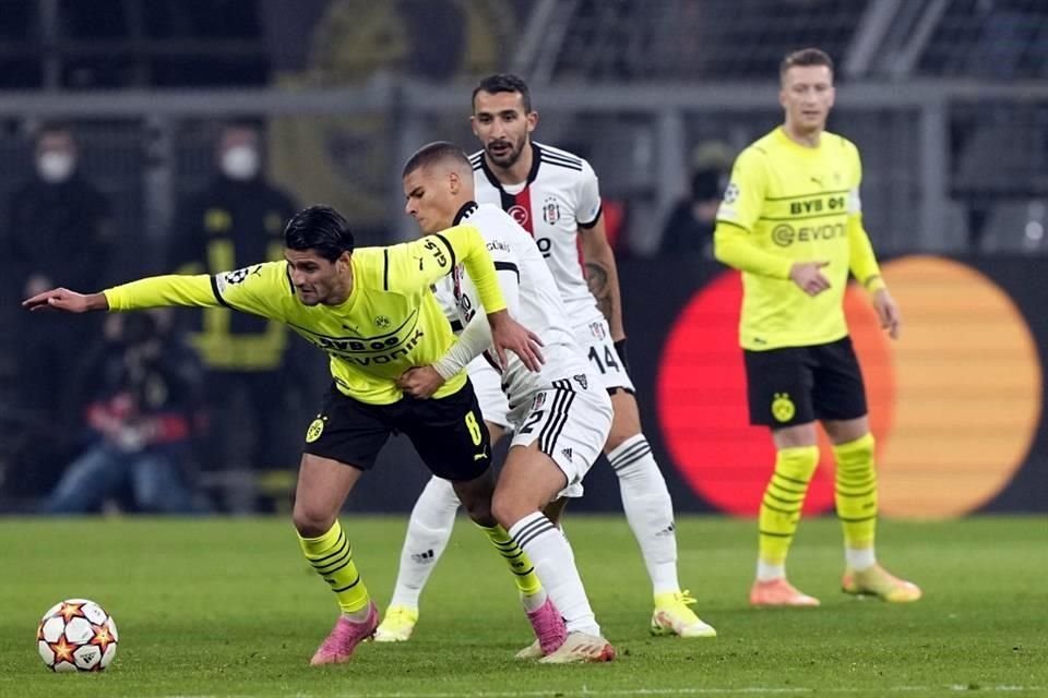 Al Borussia Dortmund no le alcanzó para meterse a los Octavos de Final de la Champions League.