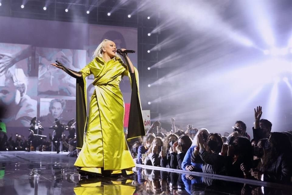 El primer Music Icon en la historia de esta gala fue para Christina Aguilera.