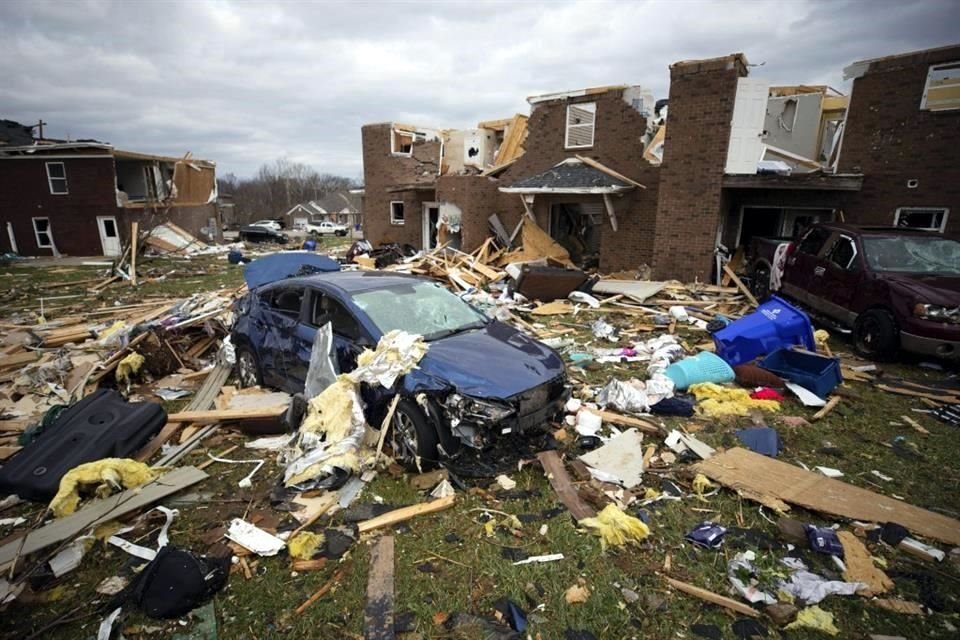 Vista de un vecindario en Bowling Green, tras el paso de los tornados.