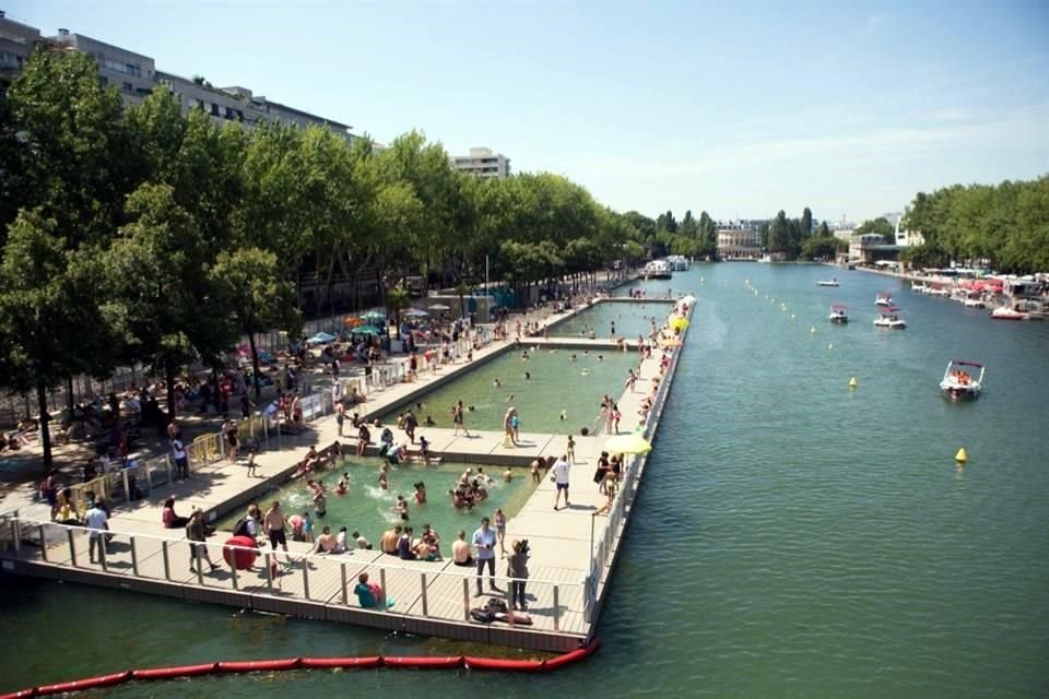 La contaminación del Río Sena llegó a tal punto, que hay multas para quienes se zambullan en el río emblema de Paris.