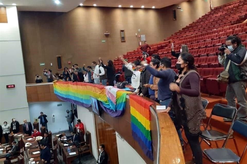 Entre protestas a favor y en contra, el Congreso de Zacatecas avaló el matrimonio igualitario.