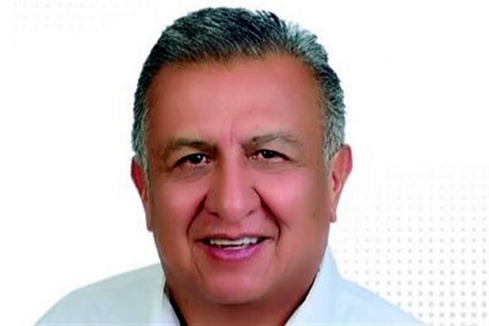 El cargo de Huerta Corona, como diputado federal concluirá en agosto de este año, no obstante que pidió licencia para iniciar campaña y reelegirse.   