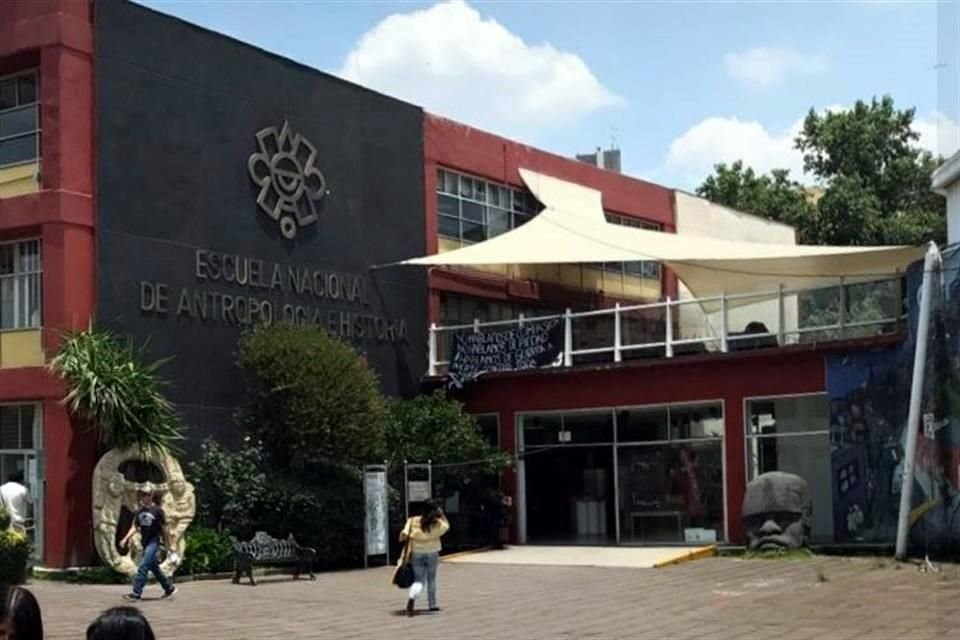 El director de la ENAH reclama la contratación de personal eventual.