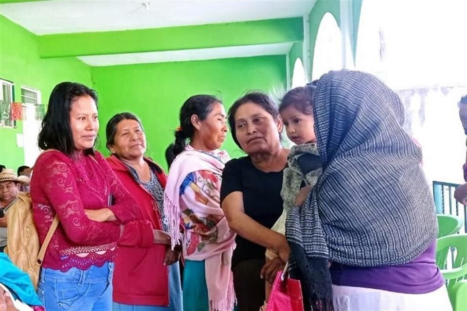 Por usos y costumbres, autoridades de la comunidad de Ocotequila, Guerrero, prohibieron a grupo de mujeres votar en elección de comisario.