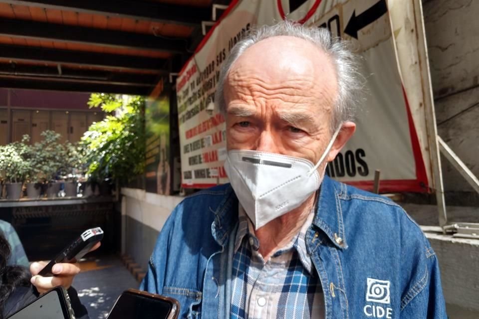 El historiador Jean Meyer consideró que 'la meta grande (del asedio gubernamental) es la UNAM' y advirtió que 'el Gobierno está jugando con fuego'.