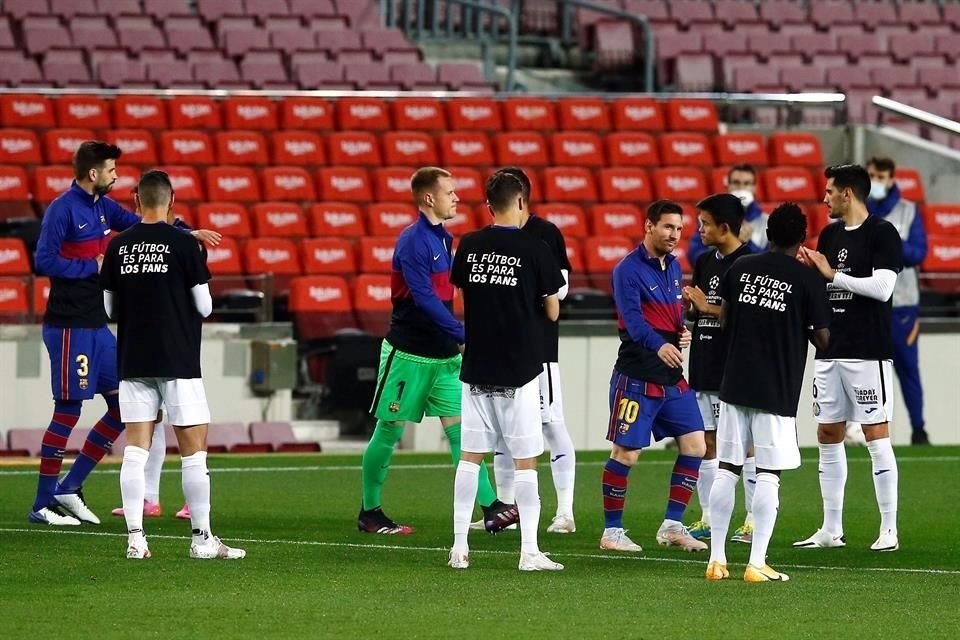 Los jugadores del Getafe portaron playeras en contra de la Superliga cuando le hicieron el pasillo al Barcelona por la Copa del Rey ganada.