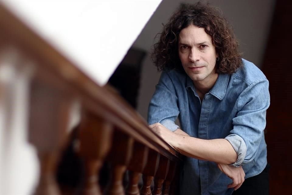 'El reto (de 'La invención de los cuerpos') es abrazar la complejidad del mundo para poder entenderlo mejor', dice Ducrozet. Una historia que tiene como punto de partida la desaparición de los 43 normalistas de Ayotzinapa.