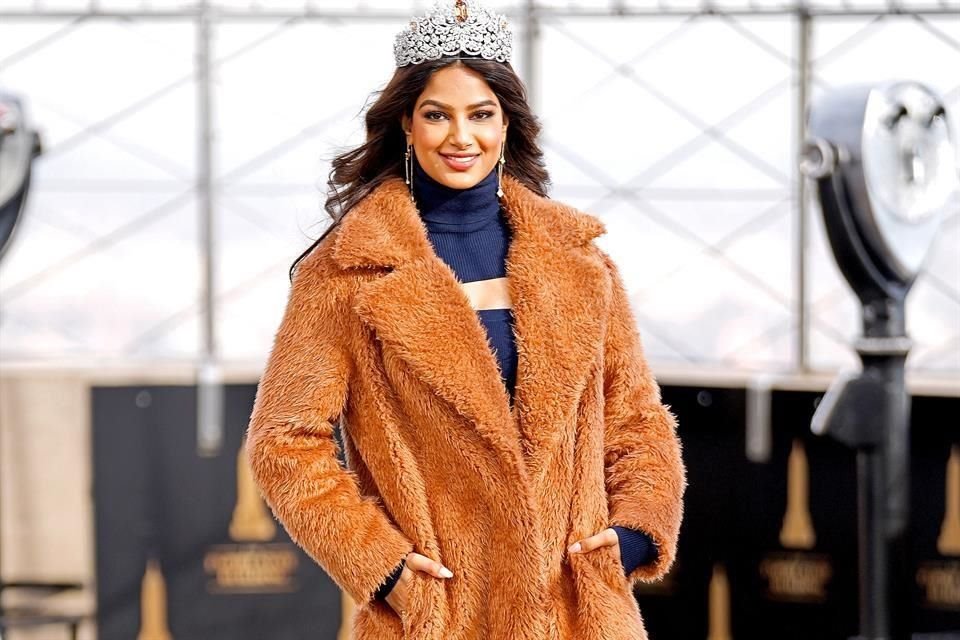La nueva Miss Universo, Harnaaz Sandhu (en foto), combinará estudios, actuación y labor social durante su gestión como reina de belleza.