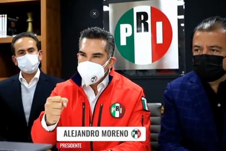 Al interior del PRI, el dirigente nacional Alejandro Moreno ha enfrentado señalamientos por concentrar la decisión de las candidaturas.