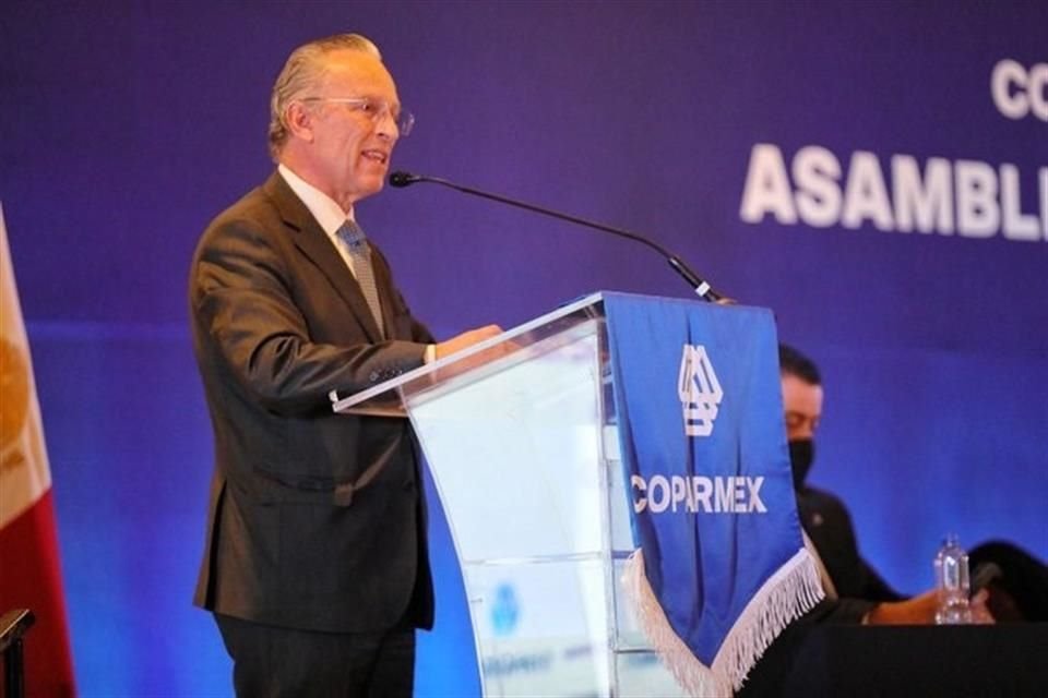 José Medina Mora, presidente de Coparmex, instó a denunciar los delitos a empresas.