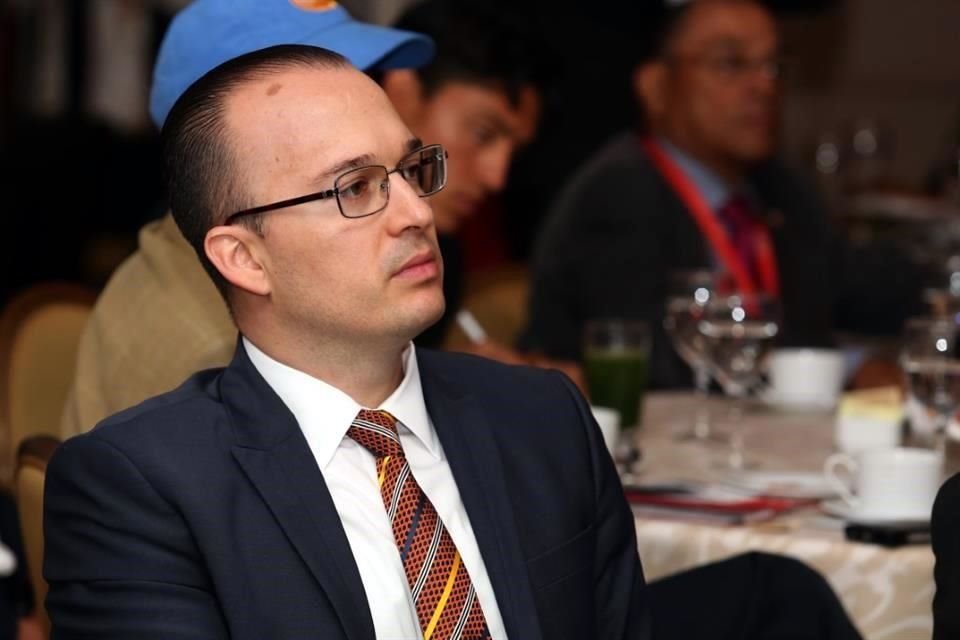 En enero de 2022, la World Aquatics dejó de respaldar a Kiril Todorov.