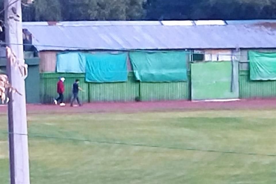 Por tercer día al hilo, AMLO salió de Palacio Nacional y se trasladó a parque de beisbol en Iztapalapa para realizar actividad física.
