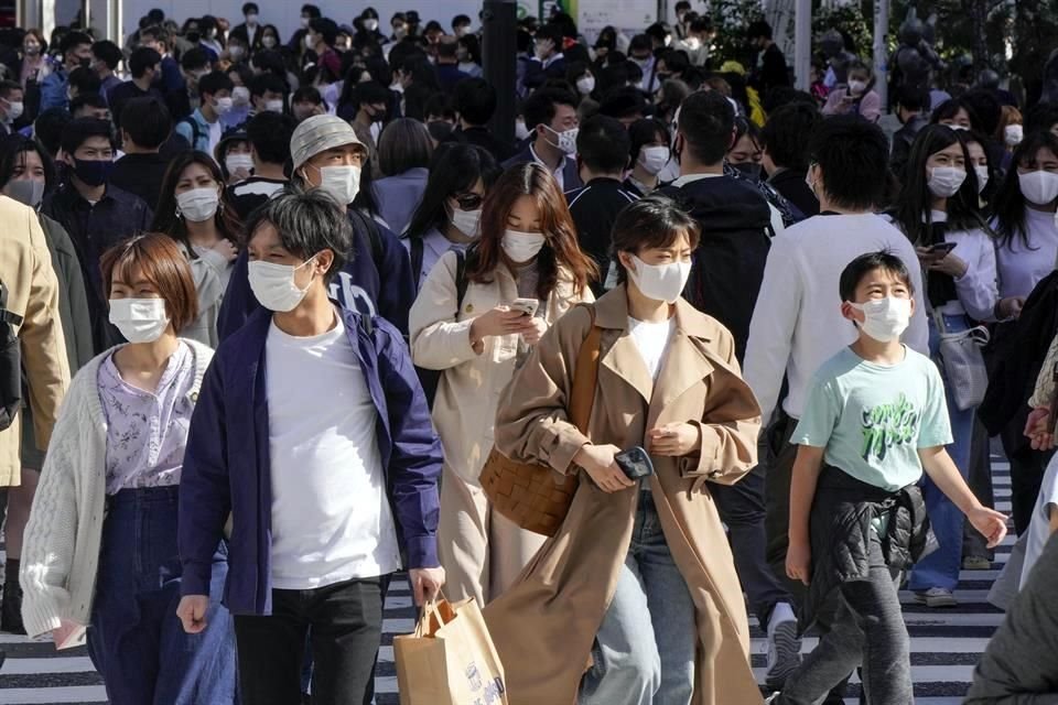 Japón declaró tercer estado de emergencia en Tokio, vigente desde el 25 de abril y hasta el 11 de mayo, para frenar alza en casos de Covid.