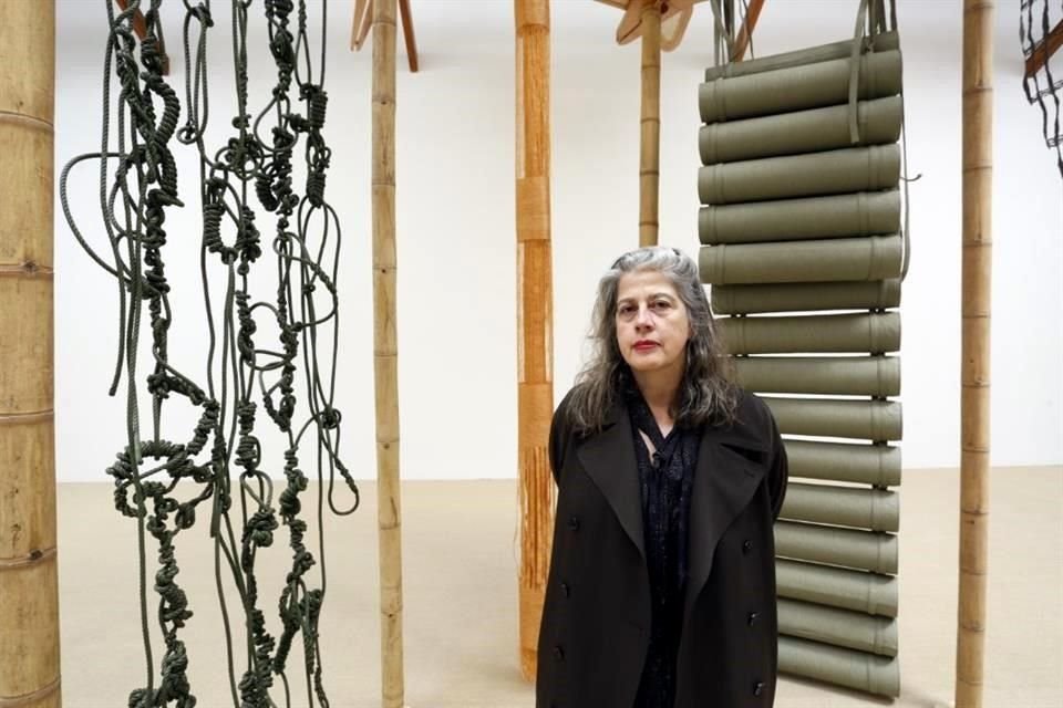 Leonor Antunes expone 'The homemaker and her domain, part iii', en la galería Kurimanzutto.