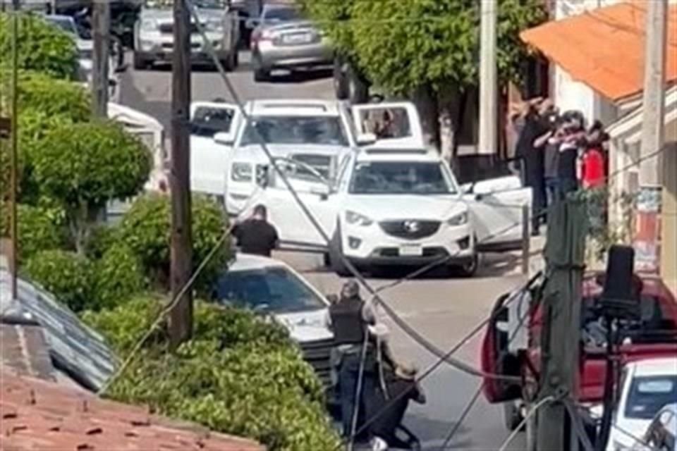De acuerdo con un video que circula en redes, la masacre se registró afuera de un velorio en la comunidad de San José de Gracia, en Michoacán.