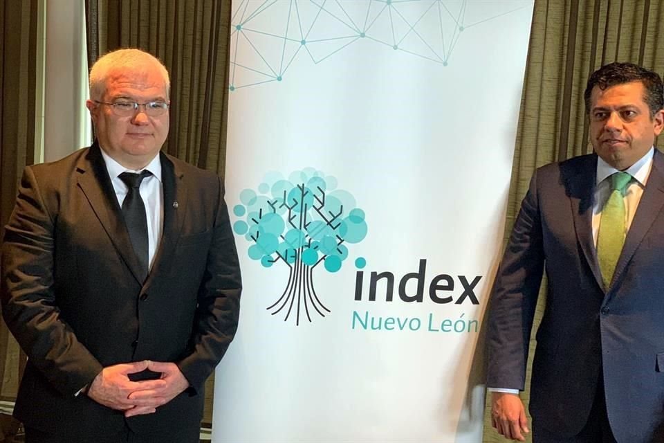 Javier González Caballero (izq.) y Luis Hernández, presidente de Index Nuevo León y presidente de Index nacional, respectivamente.